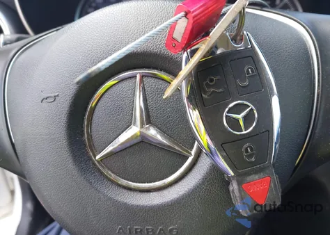 2016 Mercedes-Benz C 300 из США, поврежденный, VIN 55SWF4JB8GU177132